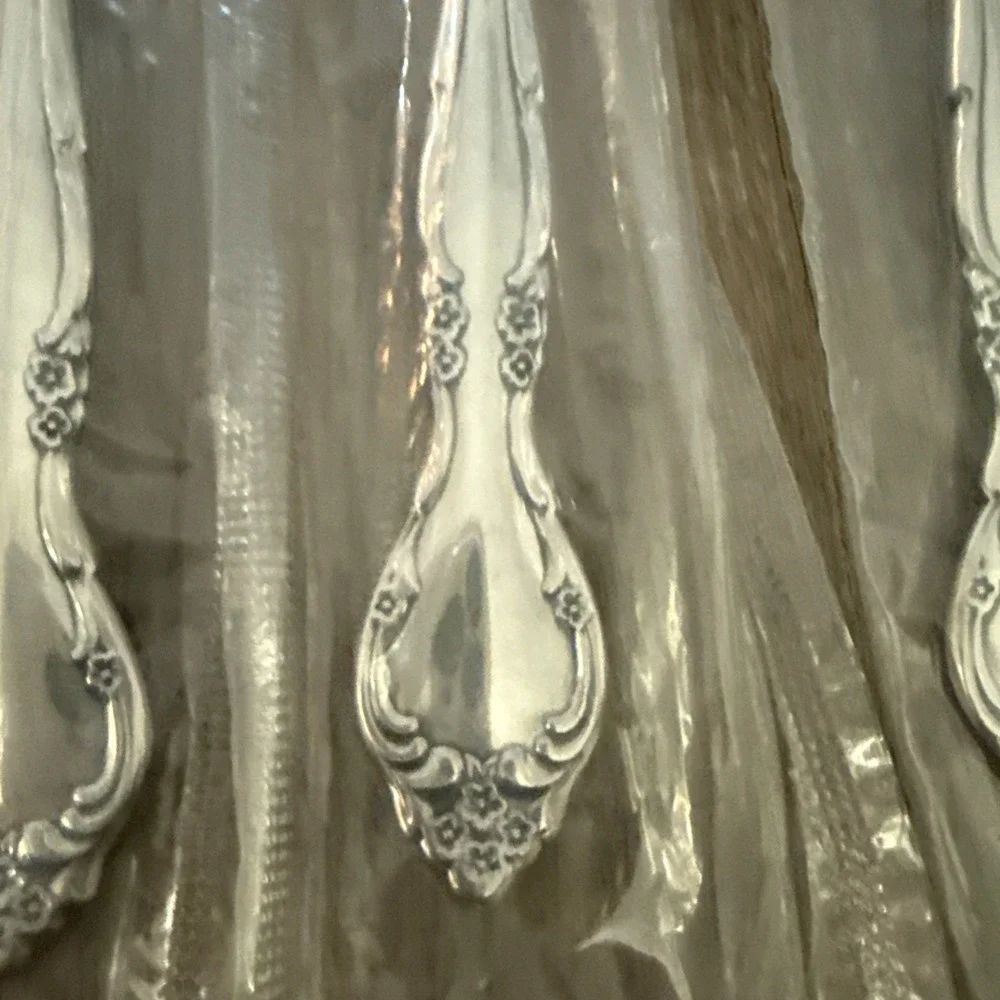 Oneida Community Affection  Silverplate Salad Forks 6 3/4